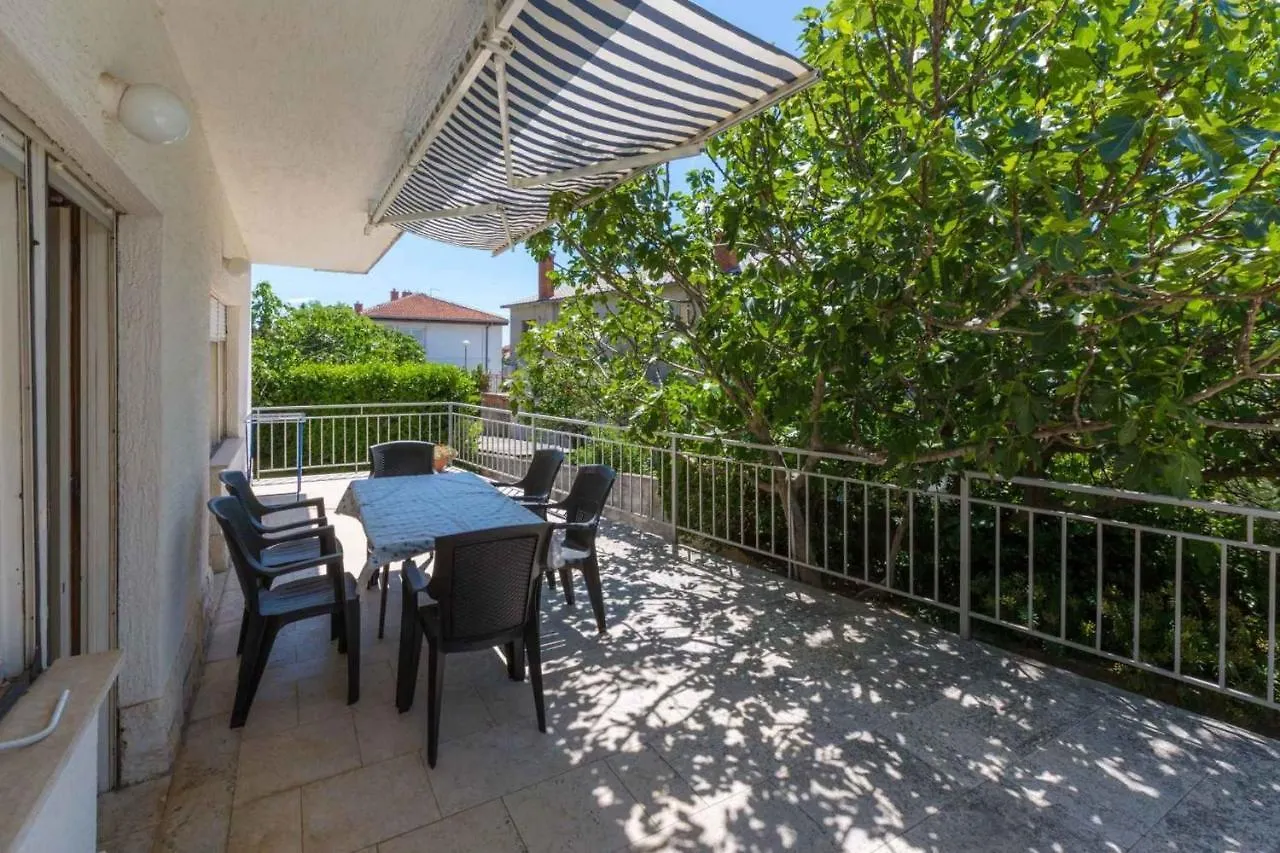 Apartment In Crikvenica 5555 Dramalj 0*,